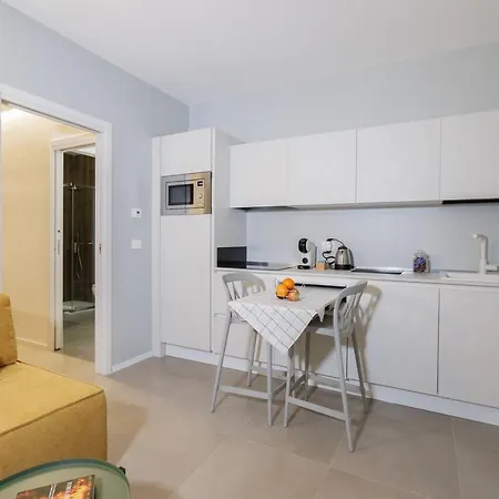Apartman Zenit & *